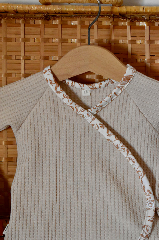 Pelele cruzado LIGHT BEIGE
