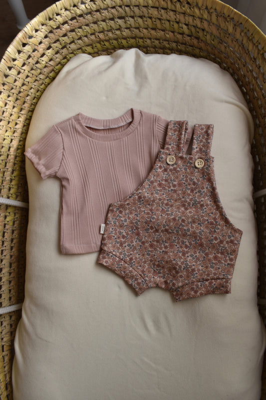 Peto corto con camiseta FLORES