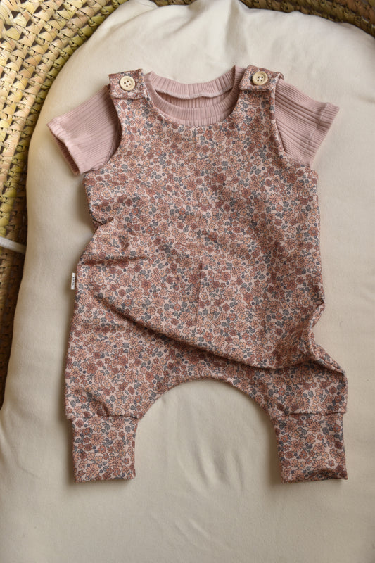Peto Harem con camiseta FLORES