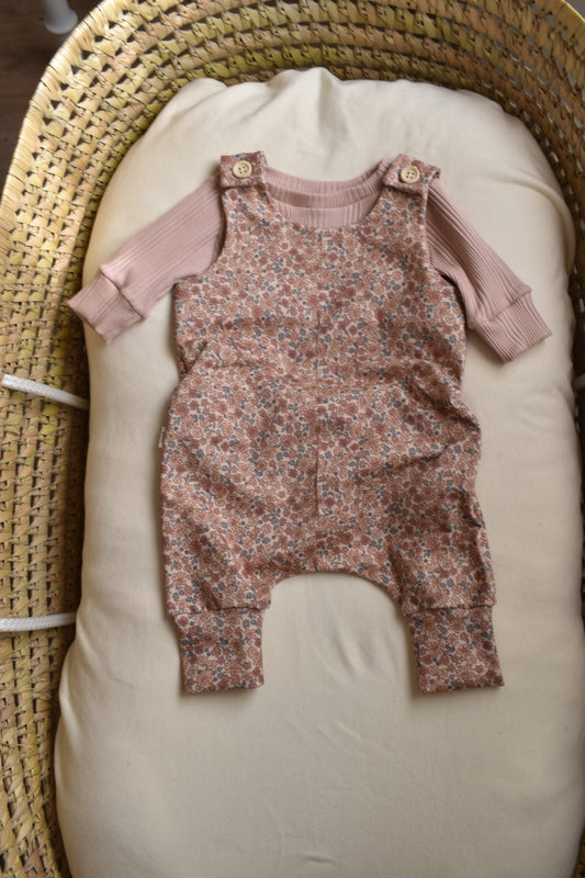 Peto Harem con camiseta FLORES