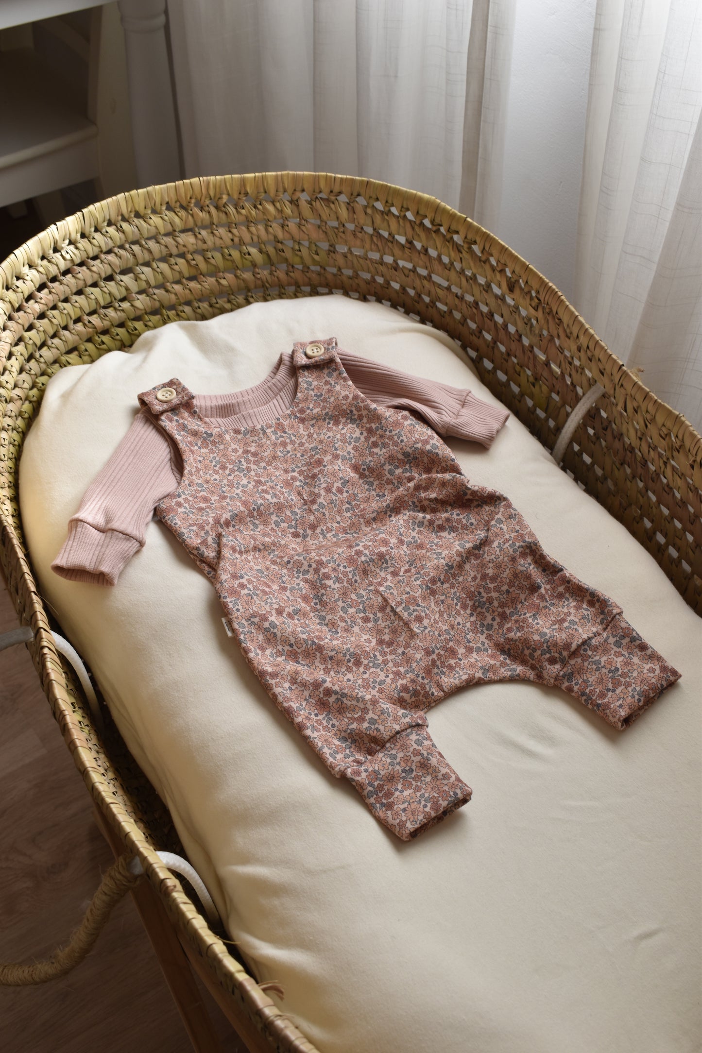 Peto Harem con camiseta FLORES