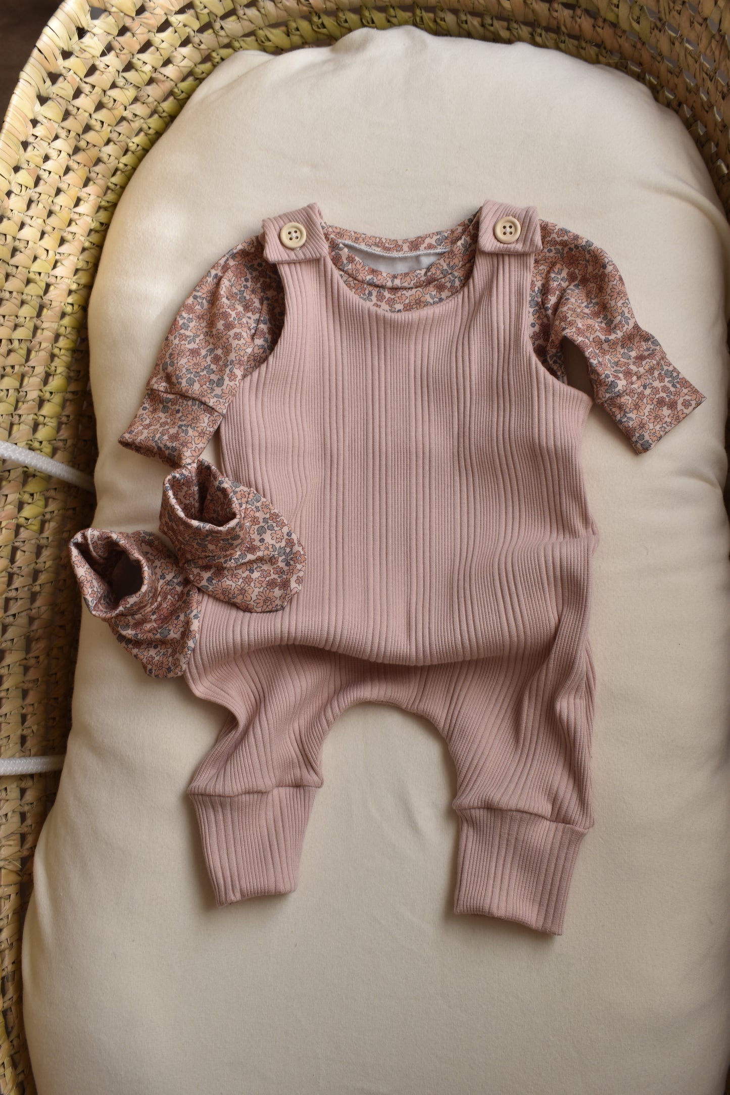 Peto Harem con camiseta ROSA