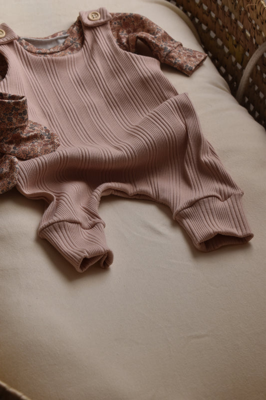 Peto Harem con camiseta ROSA
