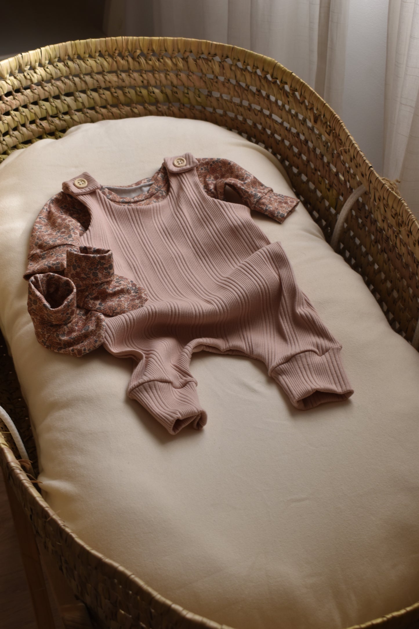 Peto Harem con camiseta ROSA