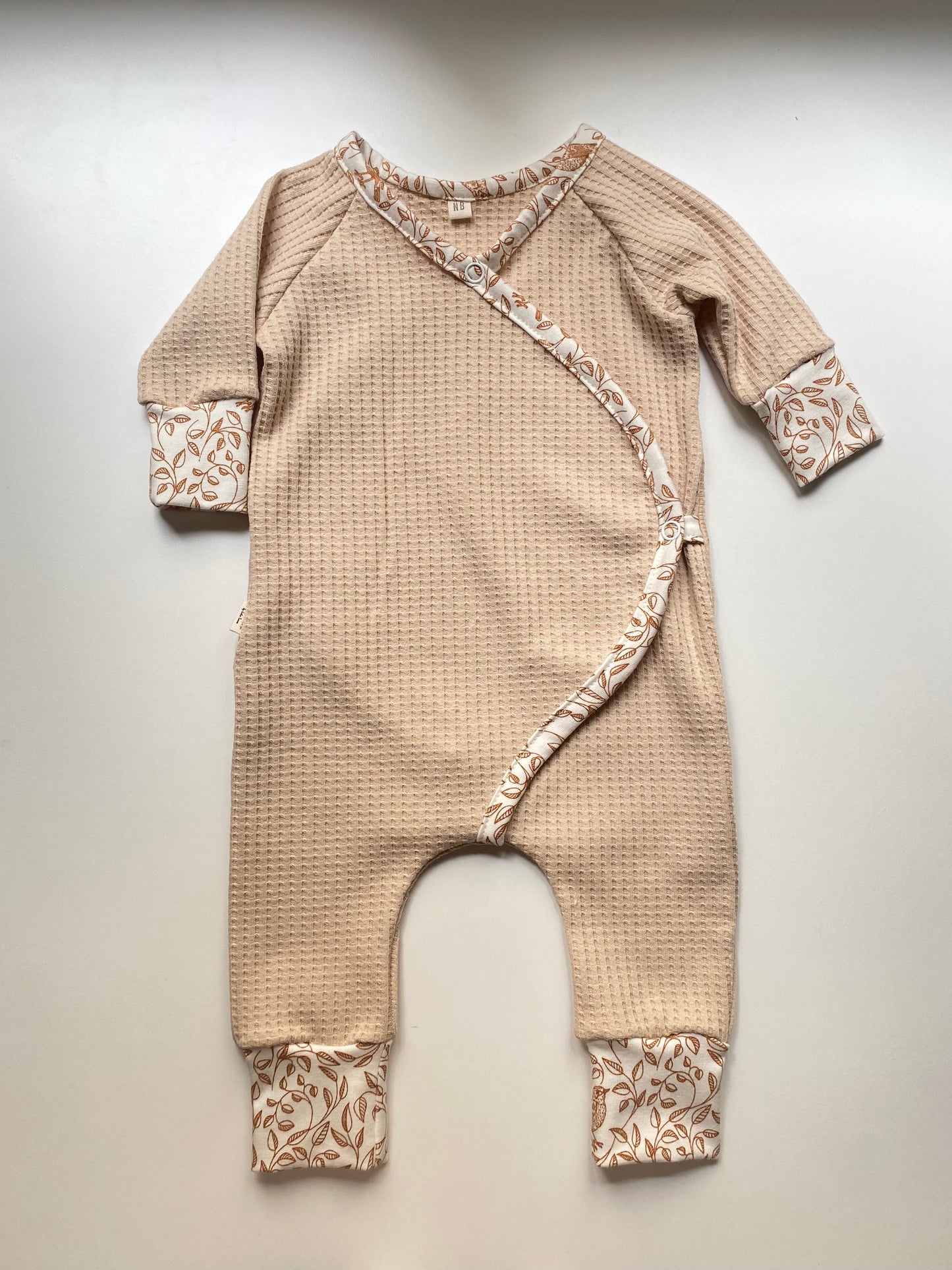 Pelele cruzado LIGHT BEIGE