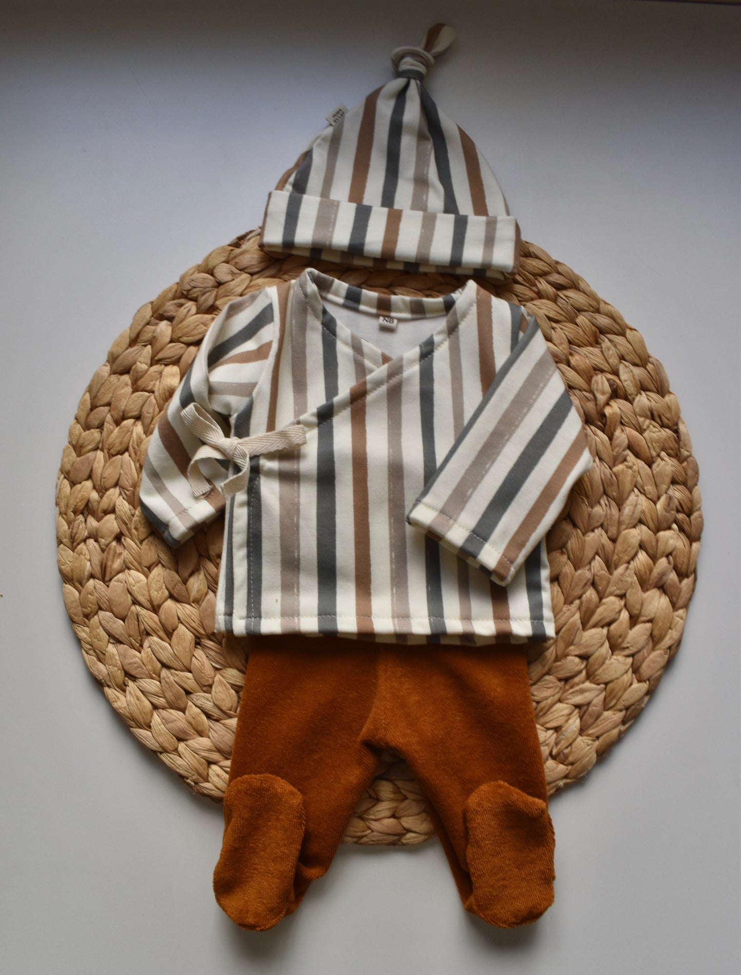 Conjunto newborn STRIPES MULTI