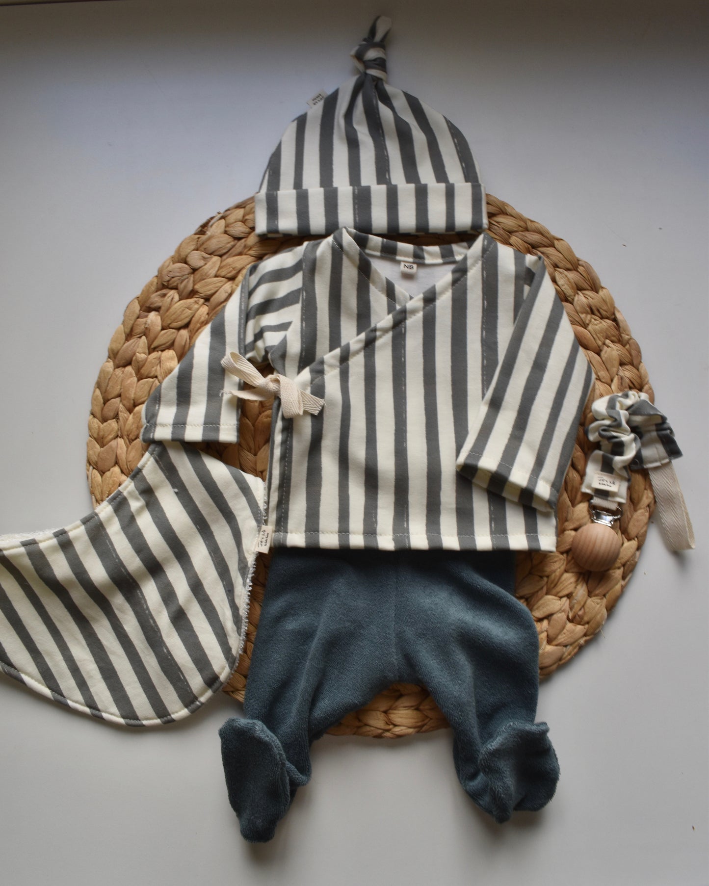 Conjunto newborn STRIPES