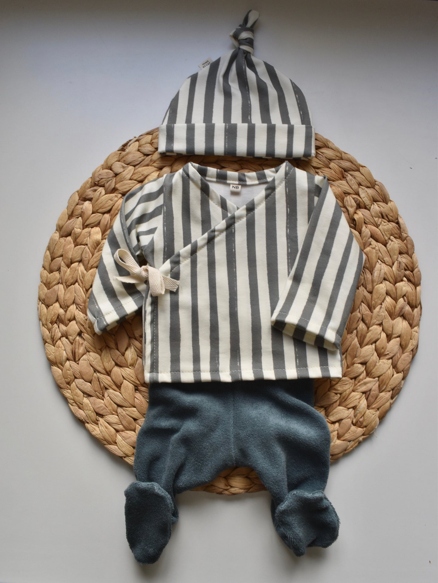 Conjunto newborn STRIPES